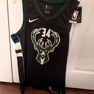 Milwaukee Bucks #34 Jersey NWT